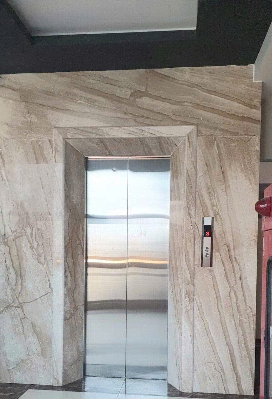 Tôi cho thuê nhà mới, hai cửa đi, Hoàng Văn Thái, 98m2x 5T vỉa hè 30 Tr - Ảnh chính
